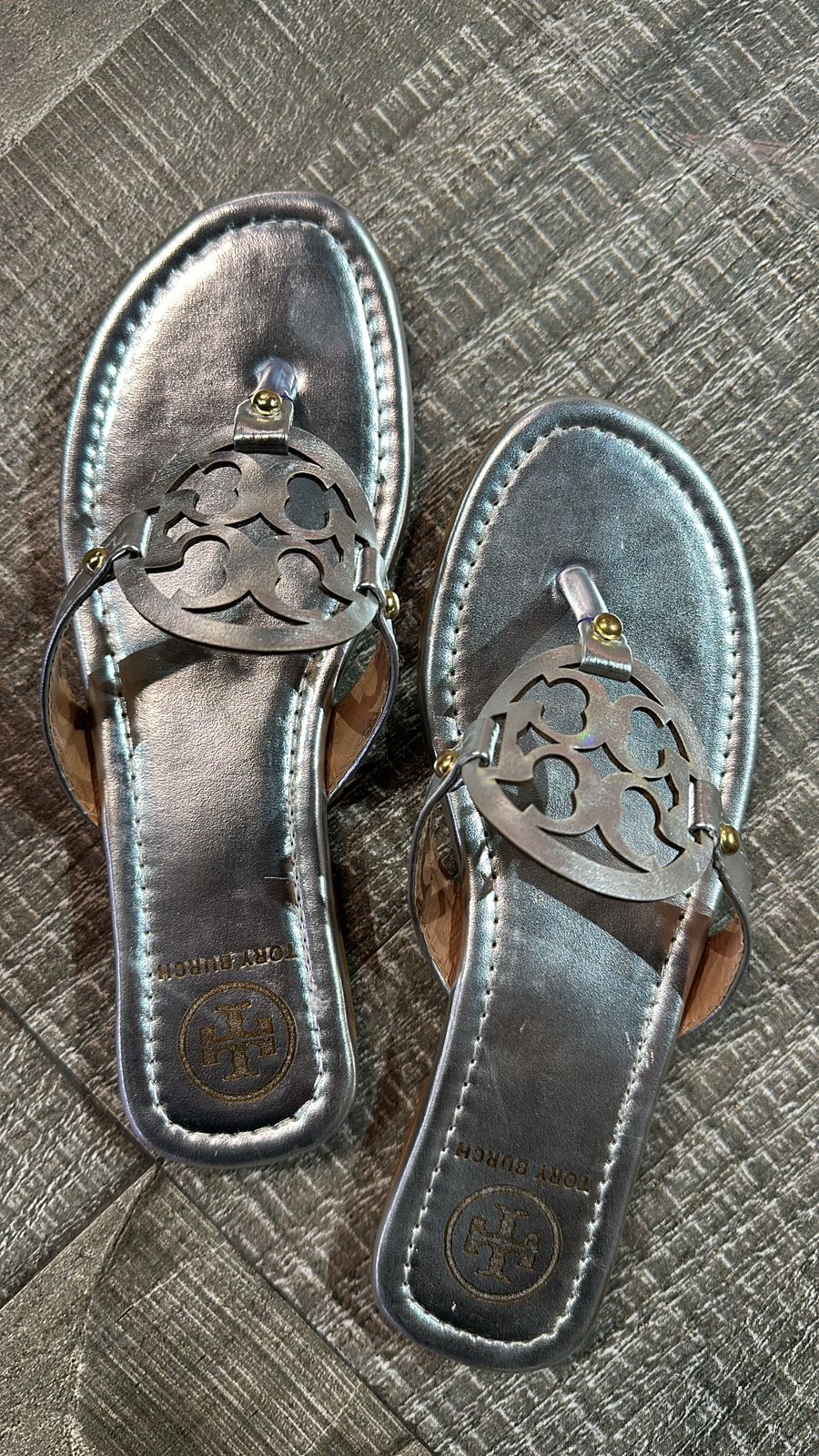 Tory silver Flats