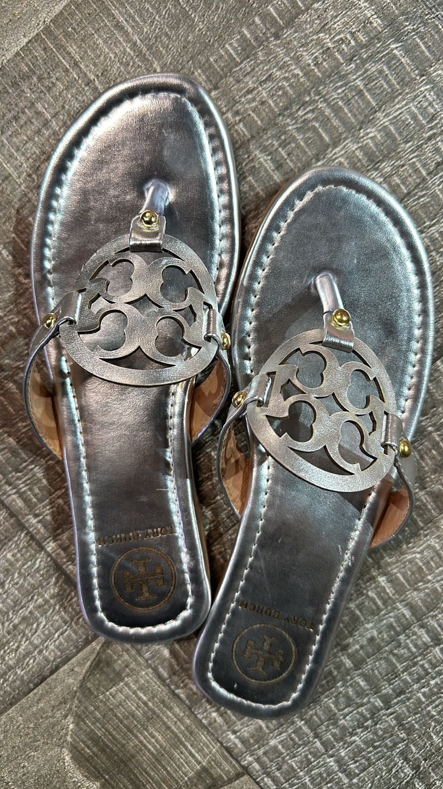 Tory silver Flats