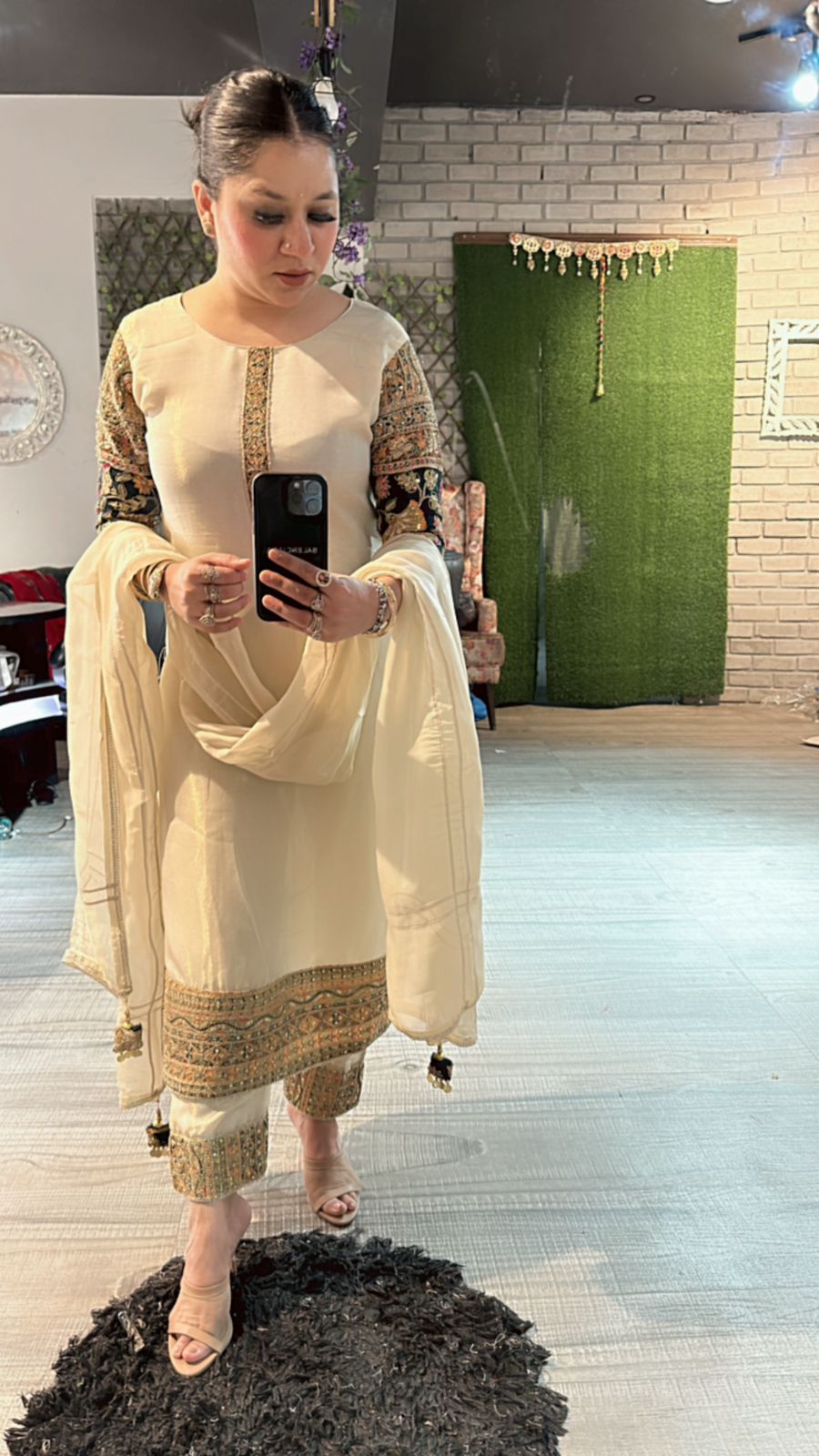 Naghma Designer suit