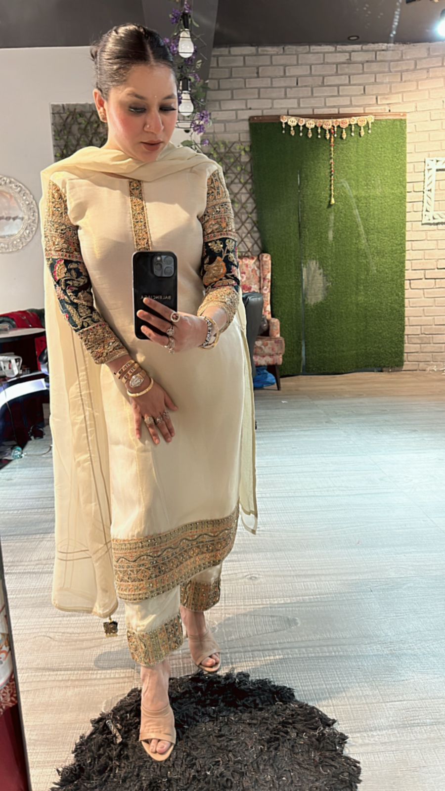 Naghma Designer suit