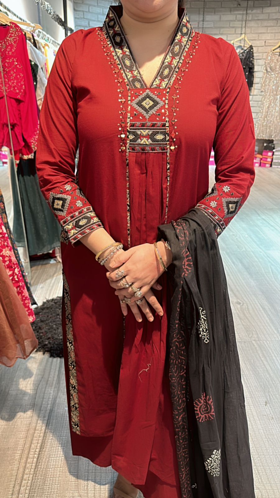 Mishti Mahroon Aline pocket suit