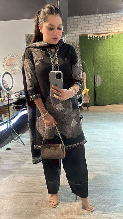 Black Heena Farshi salwar suit