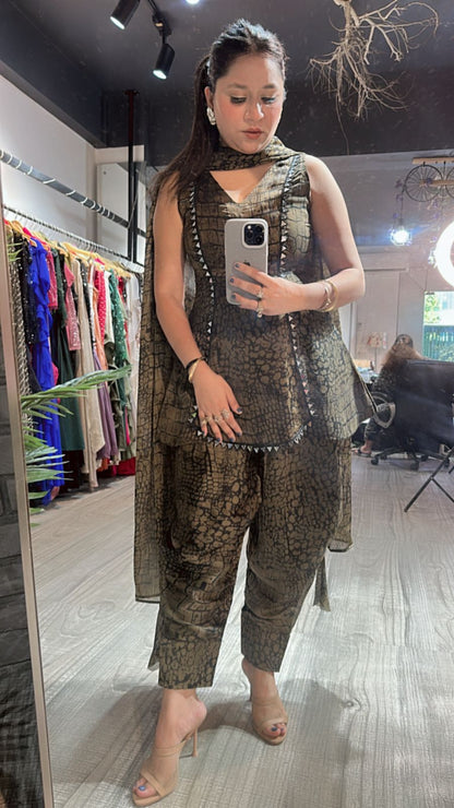 Niharika Dhoti salwar suit
