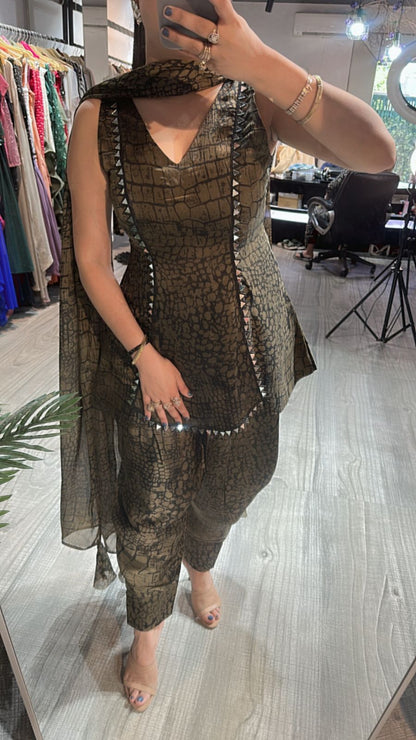 Niharika Dhoti salwar suit