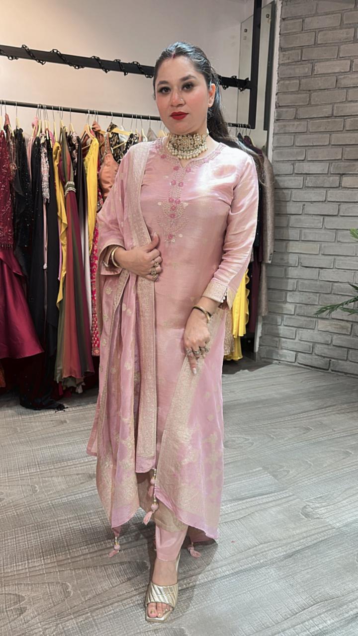 Kundan Baby pink Heavy Dupatta suit