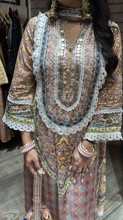 Kabutar Digital Lace Designer suit
