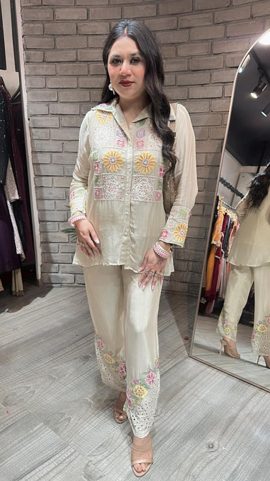 Nehra flower embroidery Cordset