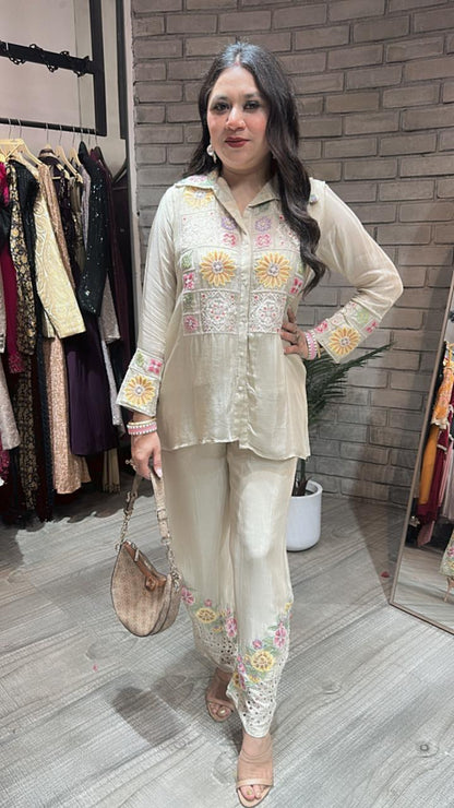 Nehra flower embroidery Cordset