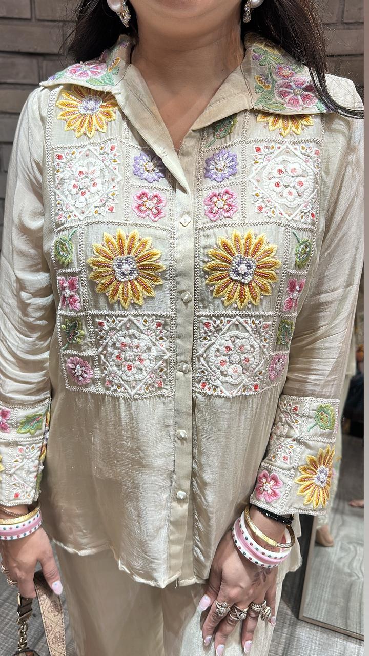 Nehra flower embroidery Cordset