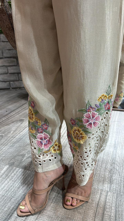 Nehra flower embroidery Cordset