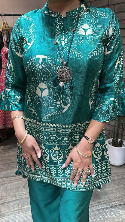 Jade Green Neck Mala Cordset