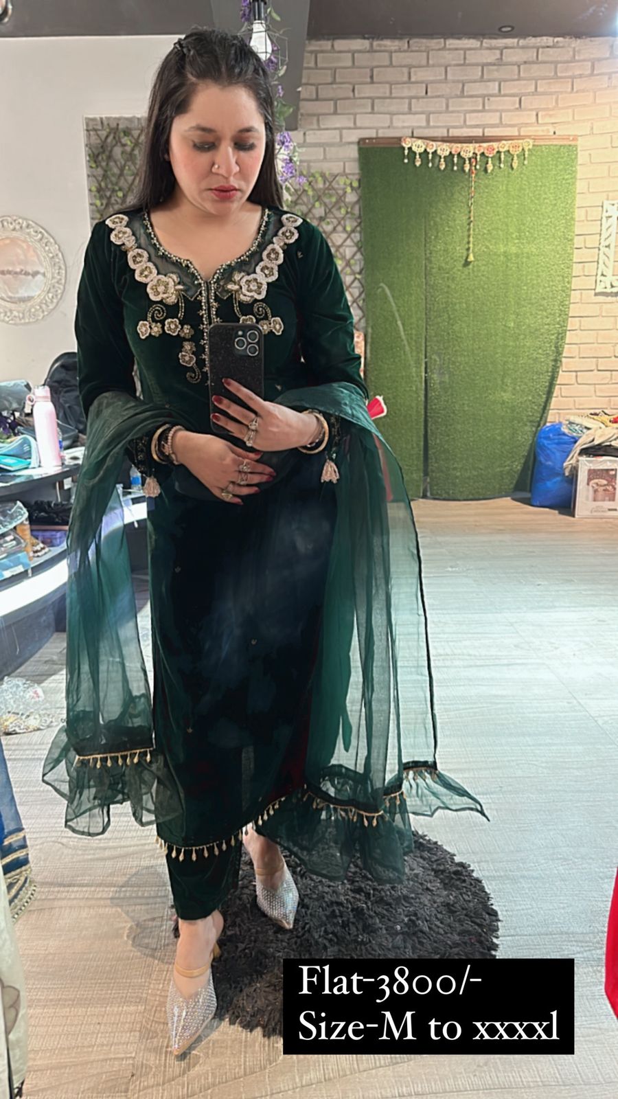 Celebrity Bottel Green Handwork velvet suit