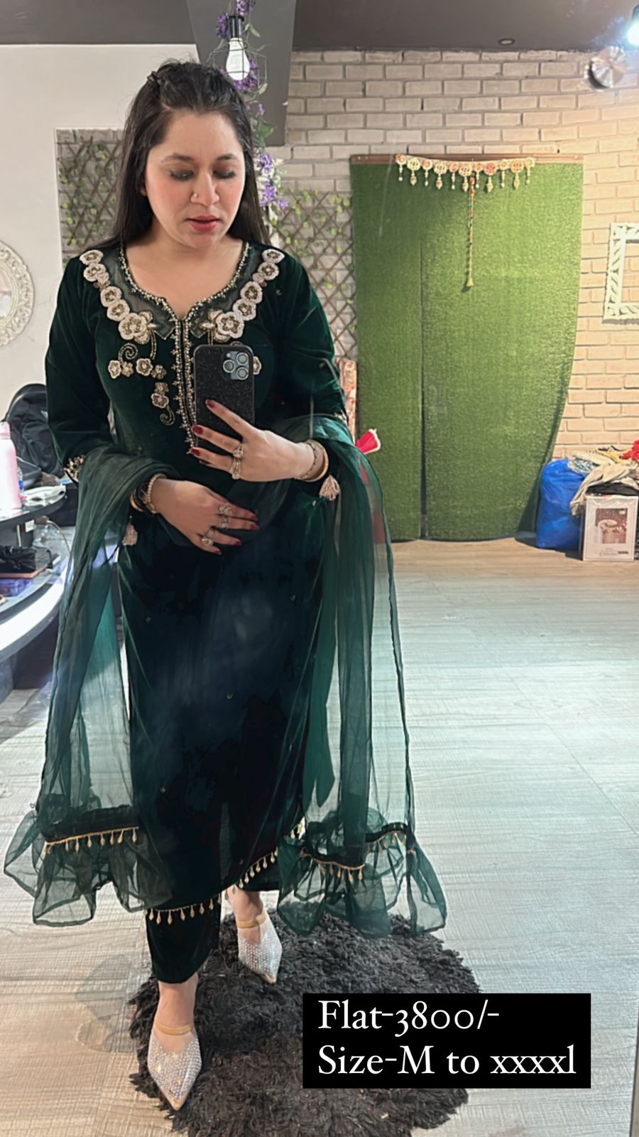 Celebrity Bottel Green Handwork velvet suit