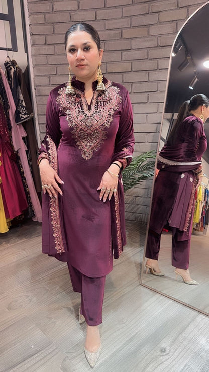 Riwayat wine Designer velvet suit