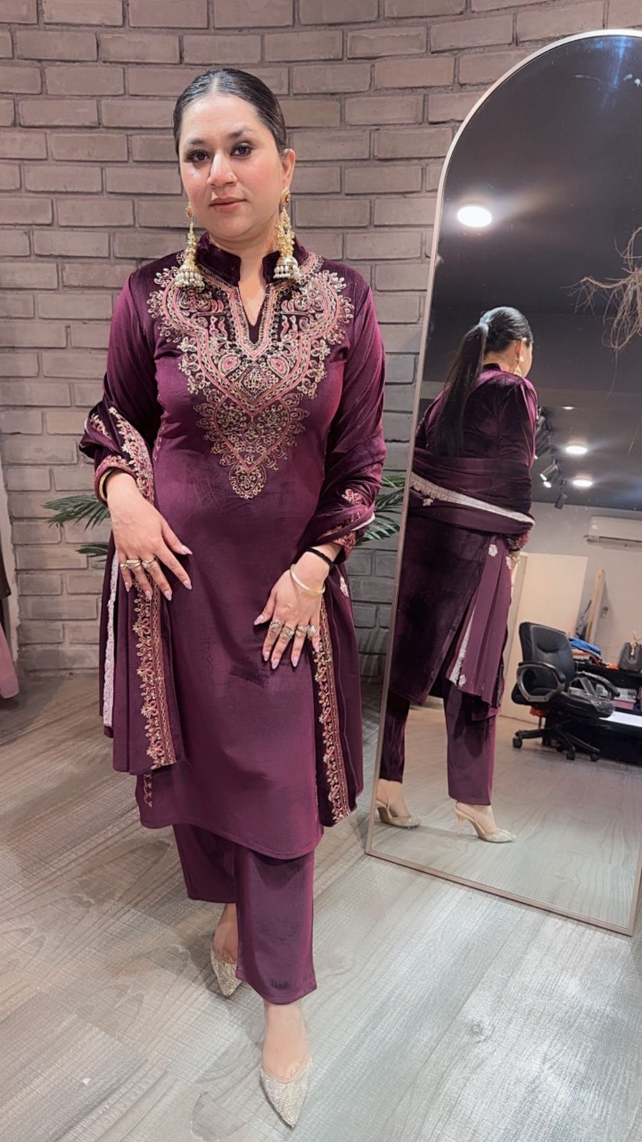 Riwayat wine Designer velvet suit