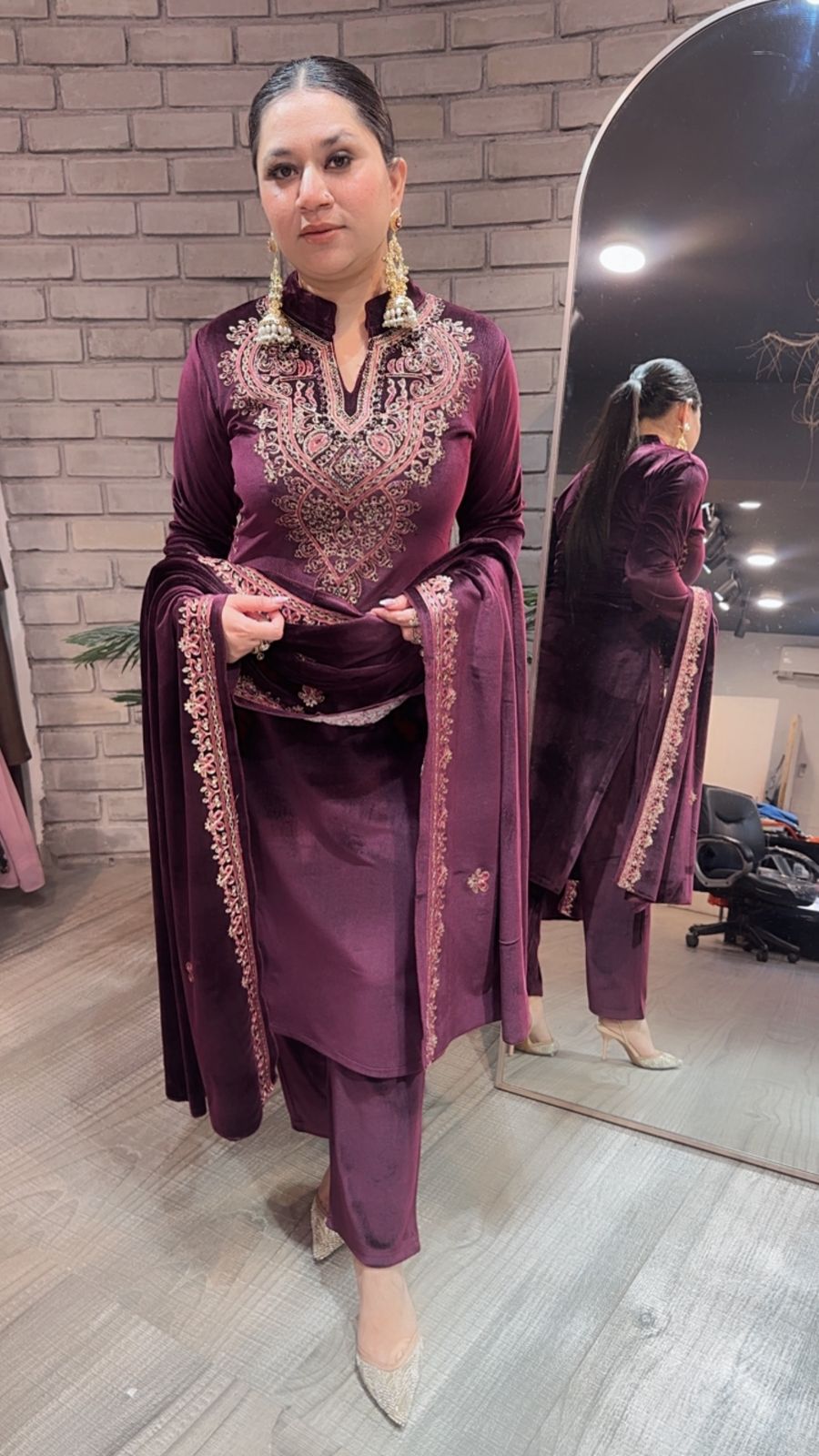 Riwayat wine Designer velvet suit