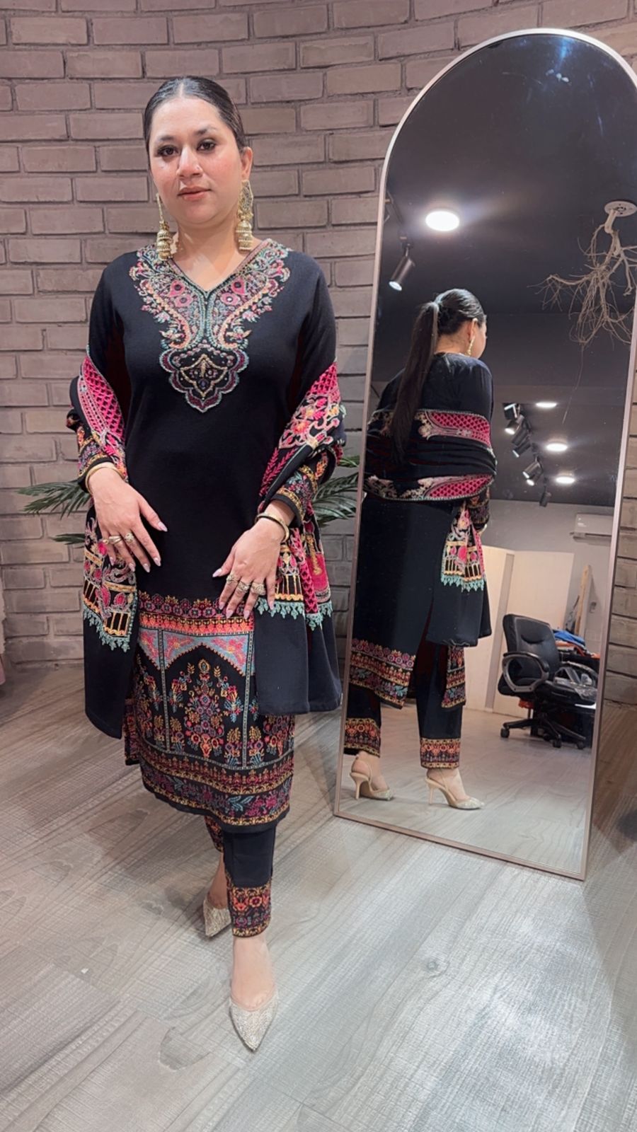Daawat Black Designer Woolen suit