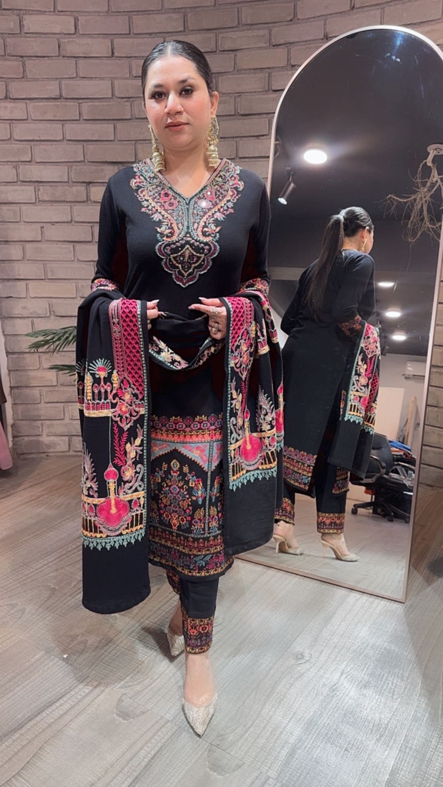 Daawat Black Designer Woolen suit
