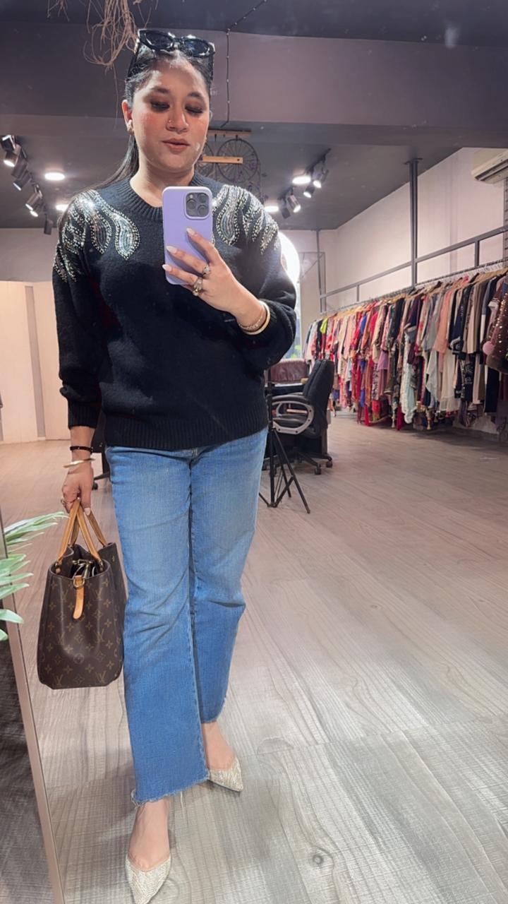 Elles Black Woolen Sweater