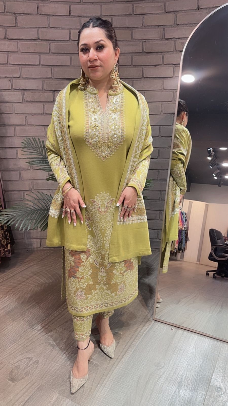 Mirchi lime Designer Woolen suit