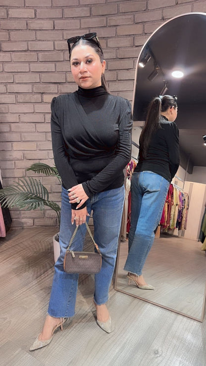 Tessa Black knitted full Sleeve Top