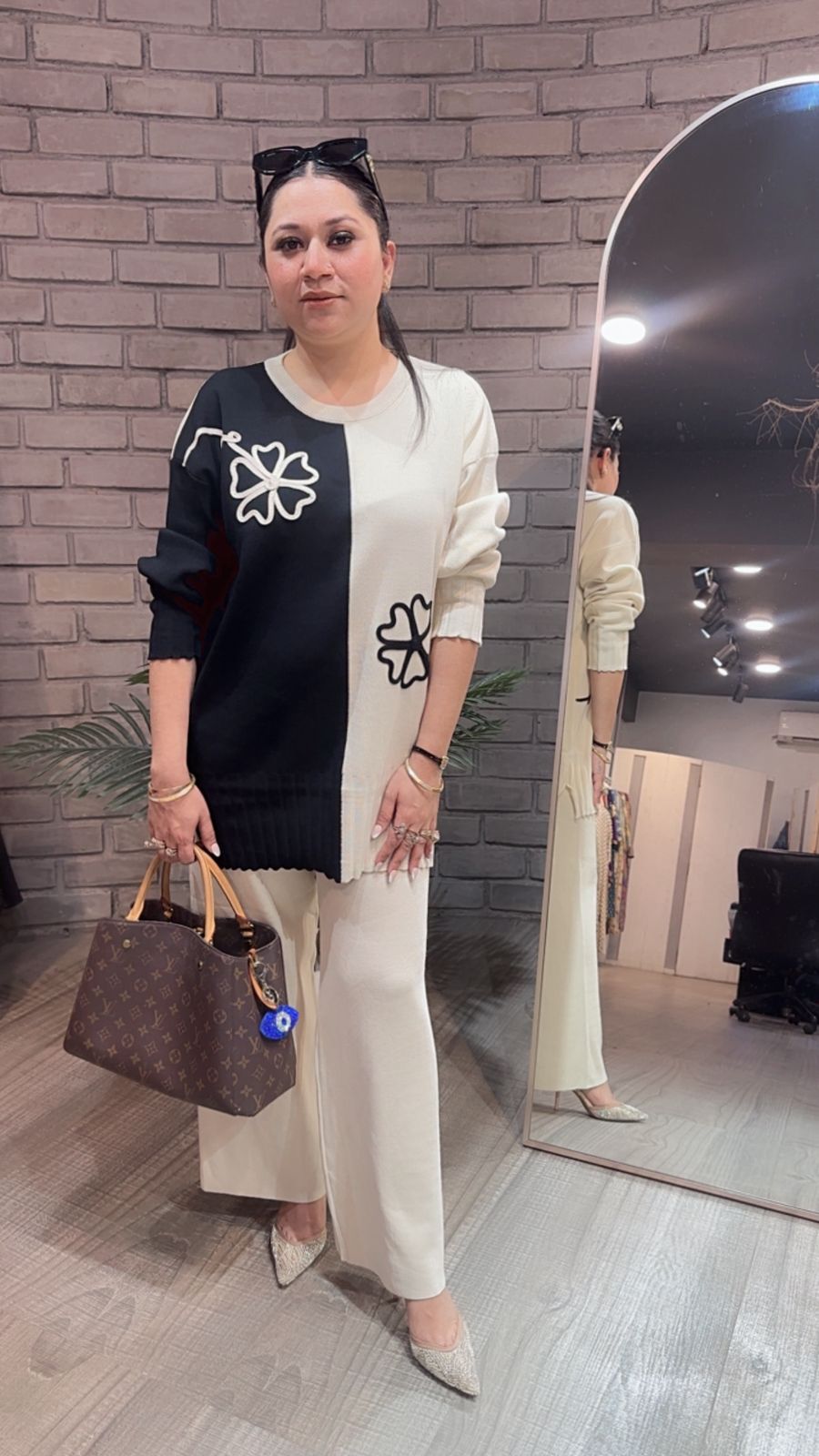 English Black offwhite Woolen Cordset