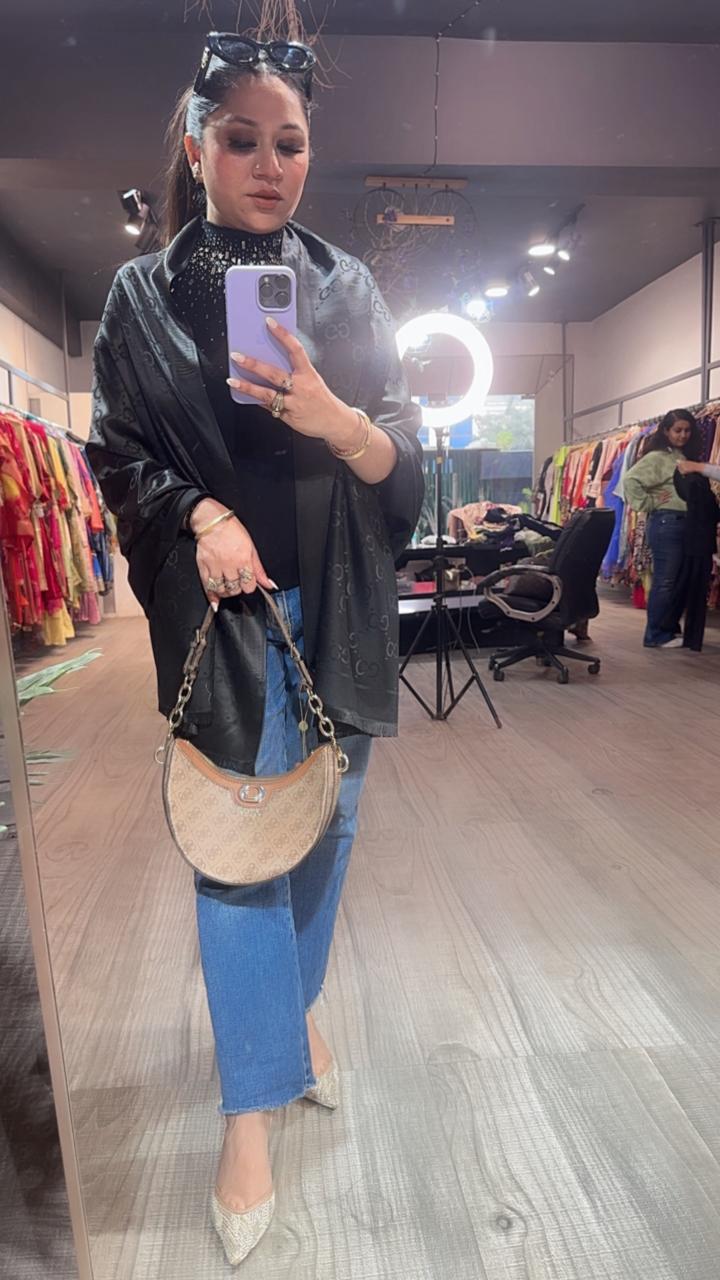 Gucci Black Semi Woolen Stole