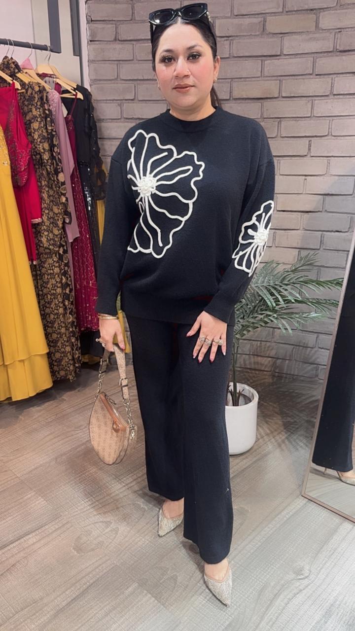 Alice Black Woolen cordset