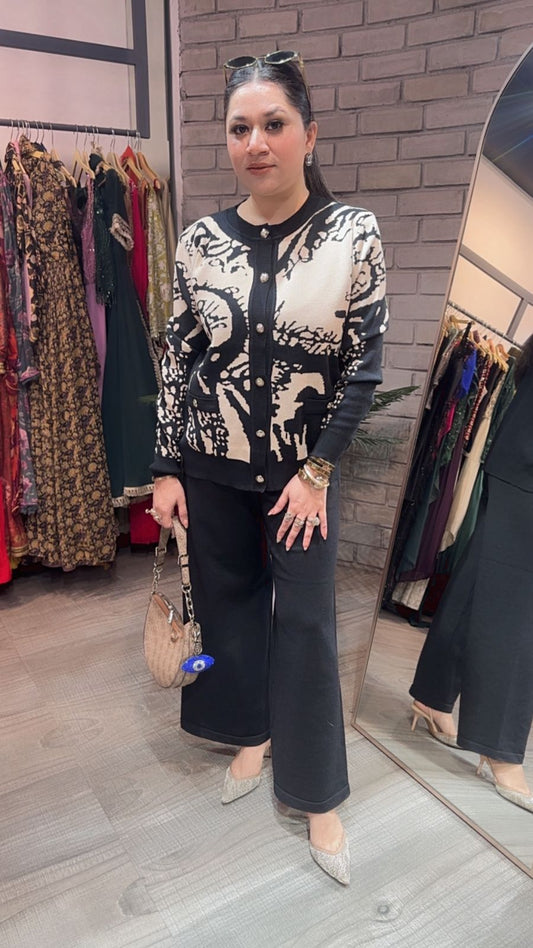 Kangaroo Black Woolen Cordset