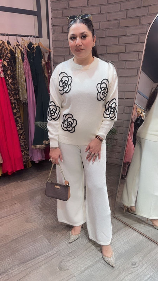 Cookies offwhite  Flower Woolen Cordset