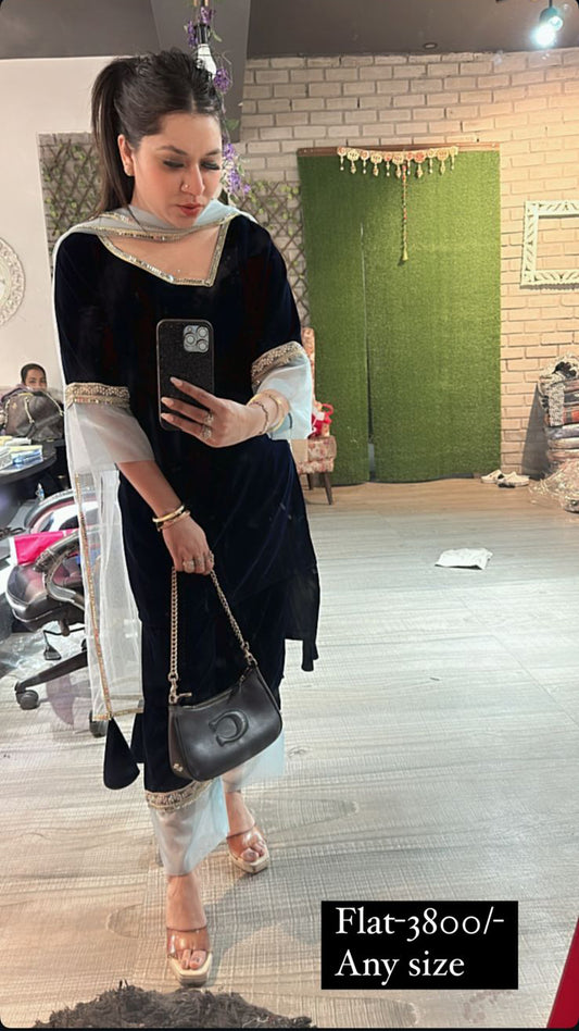 Freshta Navy Blue velvet Suit