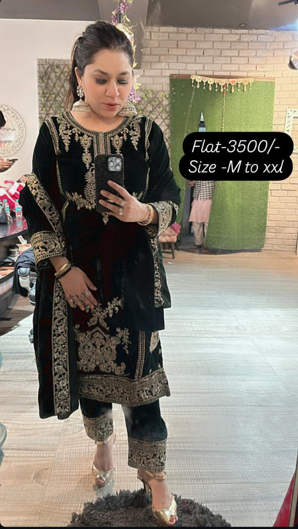 Naghma Black Designer velvet Suit