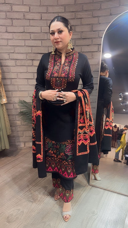 Dal Makhni Black Woolen Designer suit