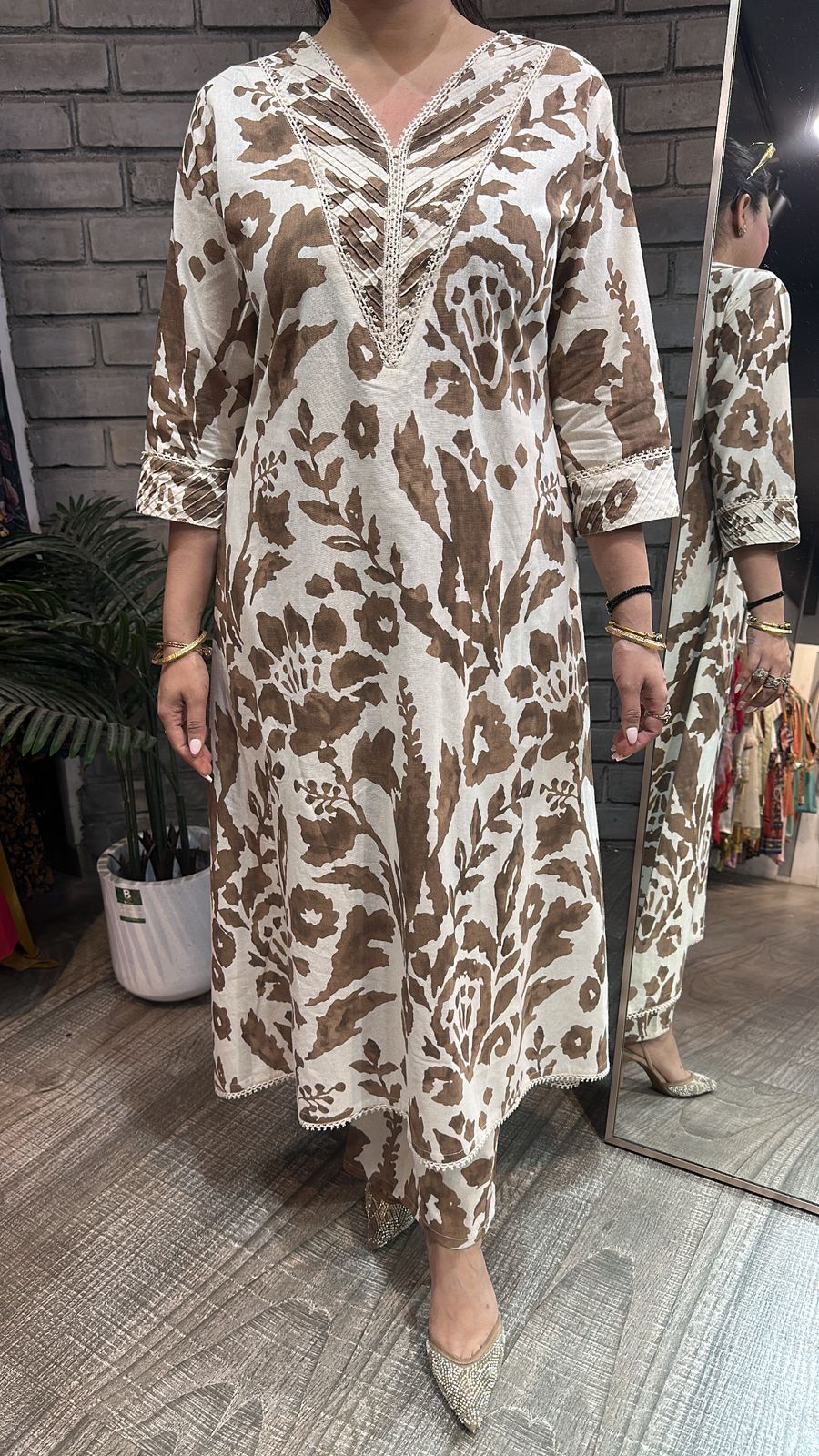 Timtam ivory Brown Designer Cordset