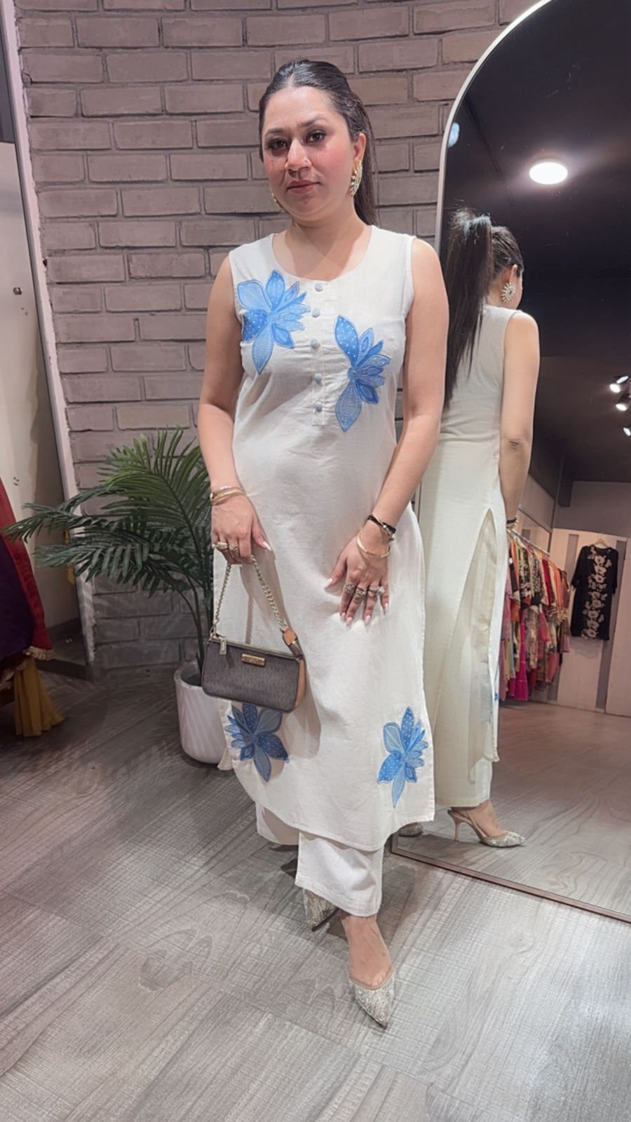 Ferrero ivory Floral Designer Cordset (Sleeves attached inside)