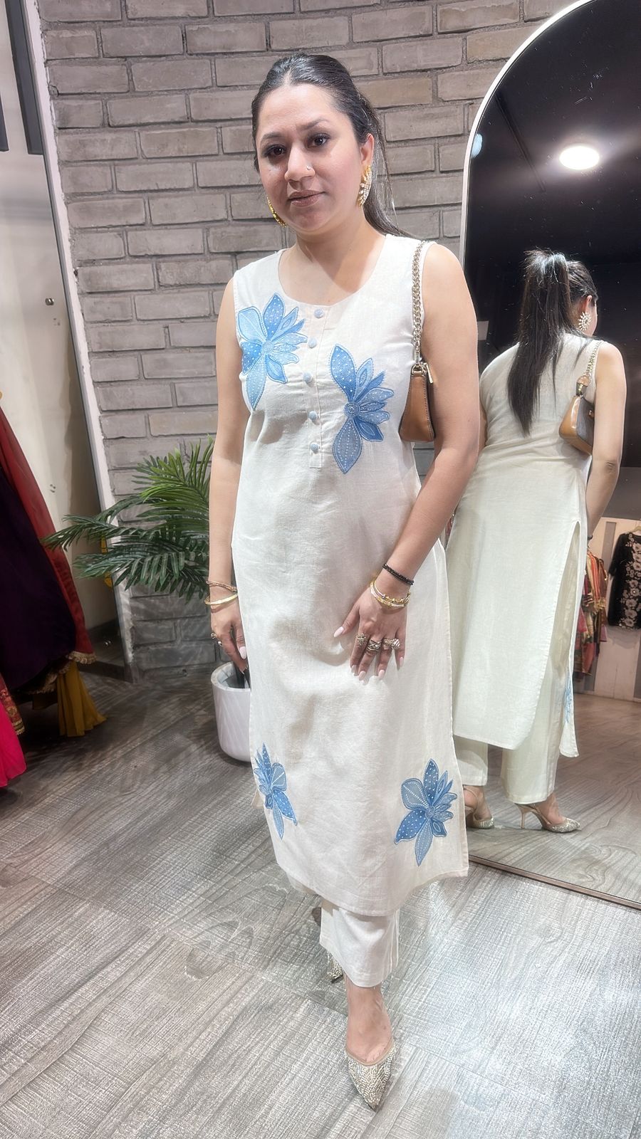 Ferrero ivory Floral Designer Cordset (Sleeves attached inside)