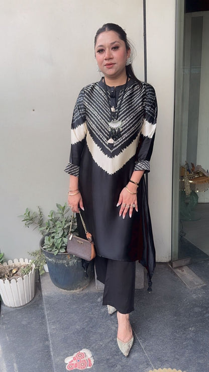 Ziory Black Digital Tunic Set (with Neck pc)