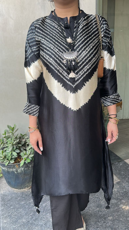 Ziory Black Digital Tunic Set (with Neck pc)