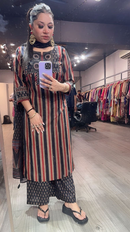 Tezaab Digital print Cotton Suit