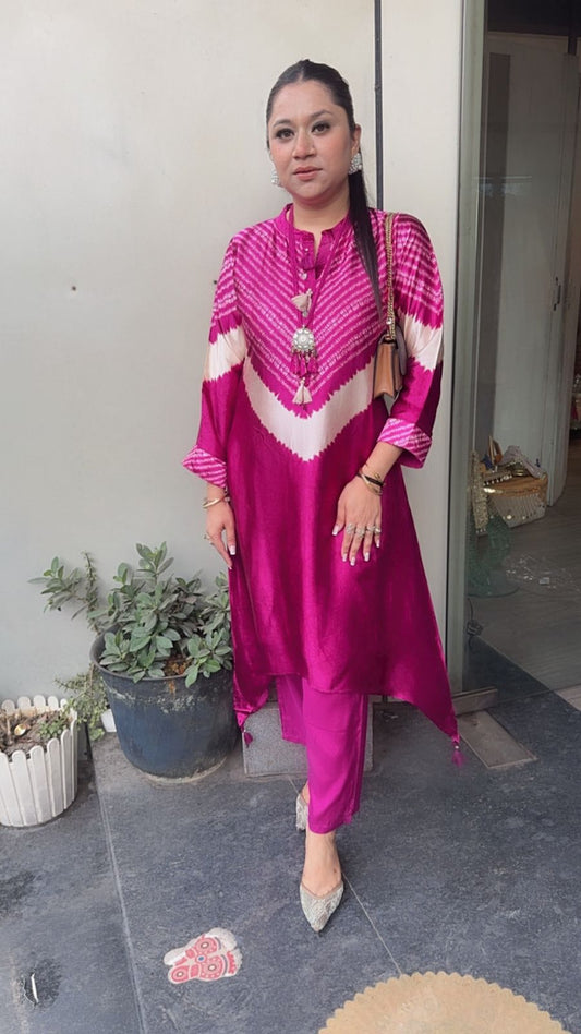 Ziory Magenta Pink Digital Tunic Set (with Neck pc)