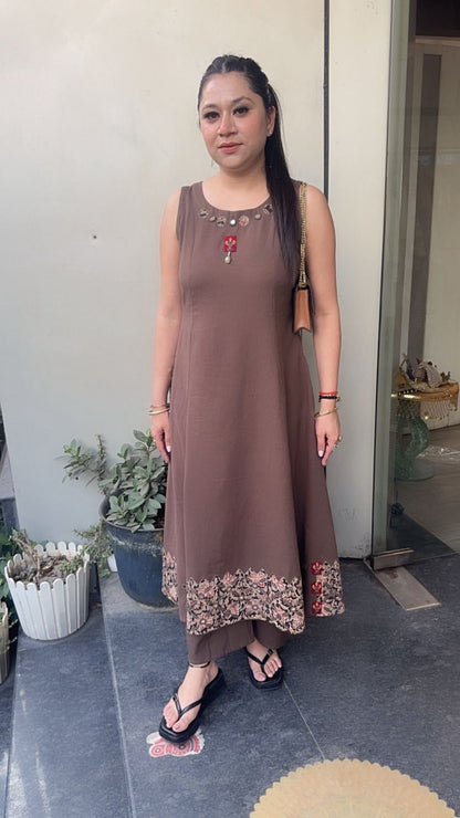 Ghumar Brown Tunic set (sleeve Fabric Attachment)