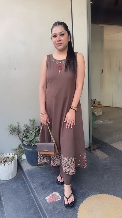 Ghumar Brown Tunic set (sleeve Fabric Attachment)