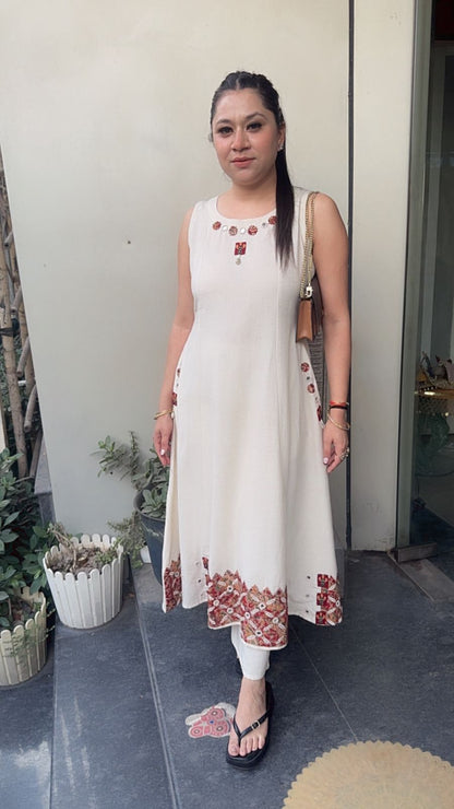 Ghumar ivory Tunic set (sleeve Fabric Attachment)