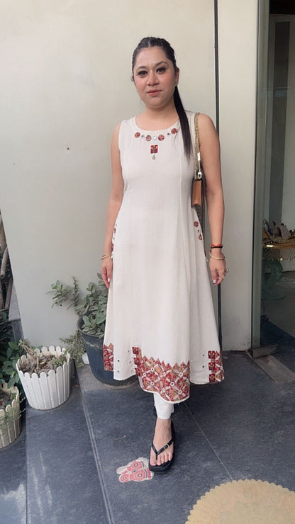 Ghumar ivory Tunic set (sleeve Fabric Attachment)