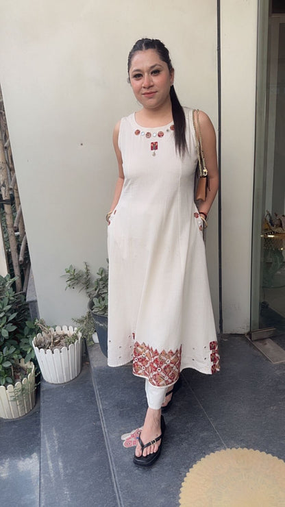 Ghumar ivory Tunic set (sleeve Fabric Attachment)