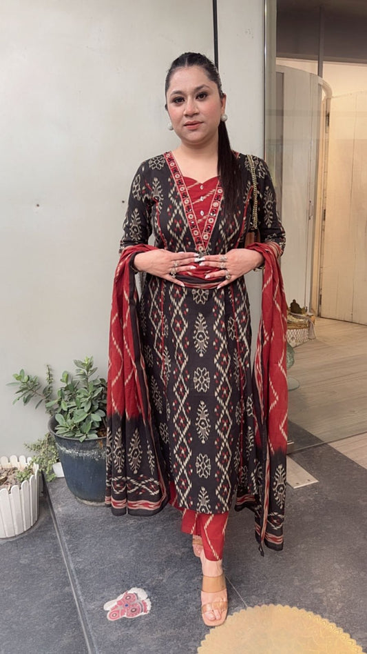 Zainab Black Mahroon Digital Cotton Suit