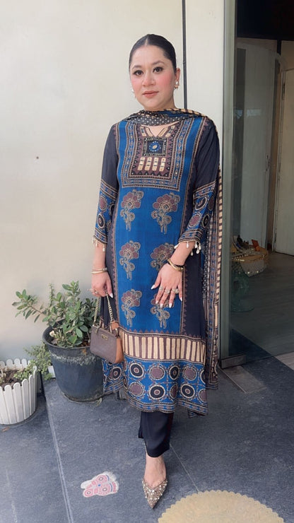 Roobi Digital Print C-Cut Style Designer Suit