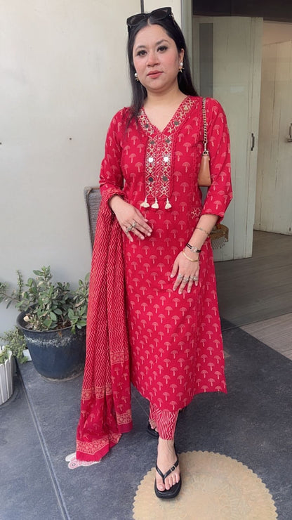 Hawa Red Mirror Digital print Suit