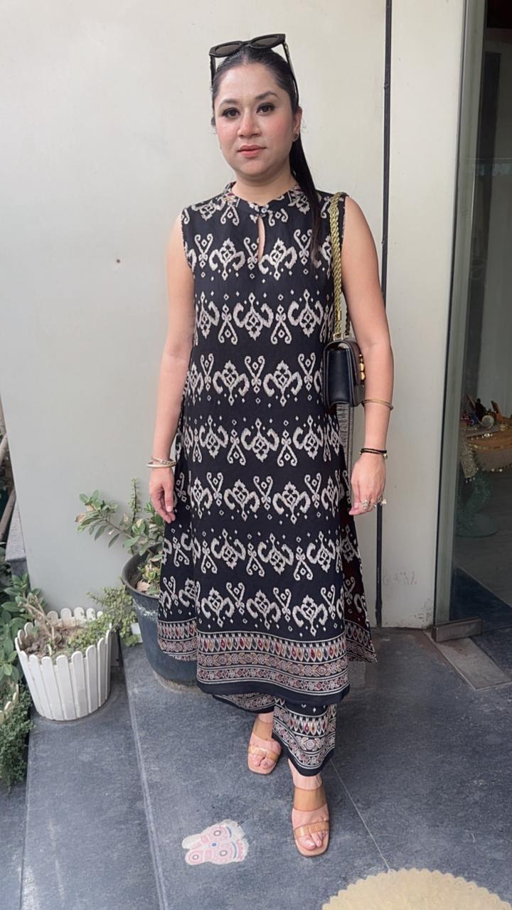 Pixel Black Digital Cotton Cordset (Sleeve Fabric Attached)