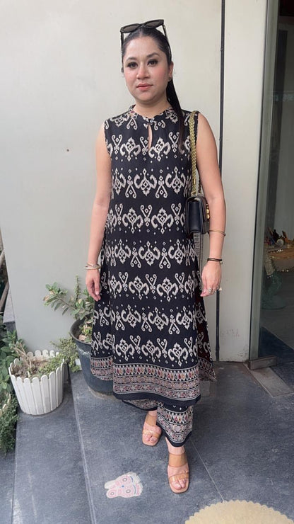 Pixel Black Digital Cotton Cordset (Sleeve Fabric Attached)